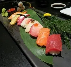 SUSHI MORIAWASE 7 PC